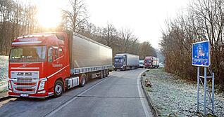 Rastplätze sind unterschiedlich ausgestattet. Einige verfügen nicht mal über Toiletten wie dieser Parkplatz an der A6 bei Weinsberg-Wimmental. Andere bieten warme Mahlzeiten und Frühstück an. Foto: Ralf Seidel Rastplätze sind unterschiedlich ausgestattet. Einige verfügen nicht mal über Toiletten wie dieser Parkplatz an der A6 bei Weinsberg-Wimmental. Andere bieten warme Mahlzeiten und Frühstück an. Foto: Ralf Seidel