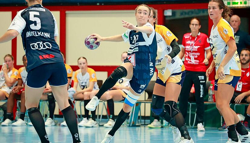 28 Tore und 29 Assists hat Sinah Hagen in bislang in 13 Bundesliga-Spielen für die Sport-Union gesammelt. Der Zusammenhalt im Verein macht ihr Mut. 28 Tore und 29 Assists hat Sinah Hagen in bislang in 13 Bundesliga-Spielen für die Sport-Union gesammelt. Der Zusammenhalt im Verein macht ihr Mut.