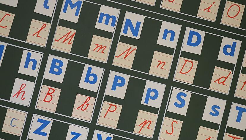 In den privaten Haushalten wird hierzulande ganz &uuml;berwiegend Deutsch gesprochen: Rund 77 Prozent der B&uuml;rgerinnen und B&uuml;rger in Deutschland sprachen im Jahr 2023 zu Hause ausschlie&szlig;lich Deutsch, wie das Statistische Bundesamt mitteilt (Symbolbild).