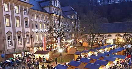 Der Schöntaler Weihnachtsmarkt ist Publikumsmagnet.
Foto: Archiv/Seidel