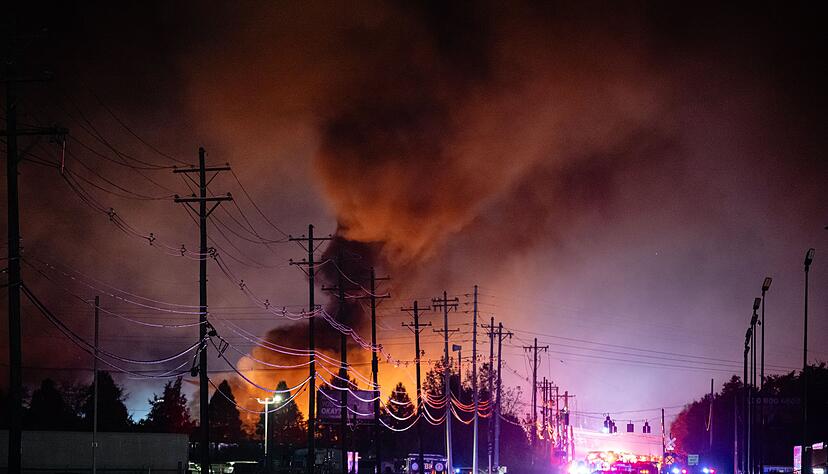 Die Maschine stürzte unmittelbar nach dem Start ab - und war mutmaßlich voll betankt. Die Maschine stürzte unmittelbar nach dem Start ab - und war mutmaßlich voll betankt.