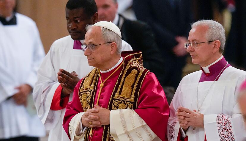 Der Papst bietet den Vatikan als Verhandlungsort an.