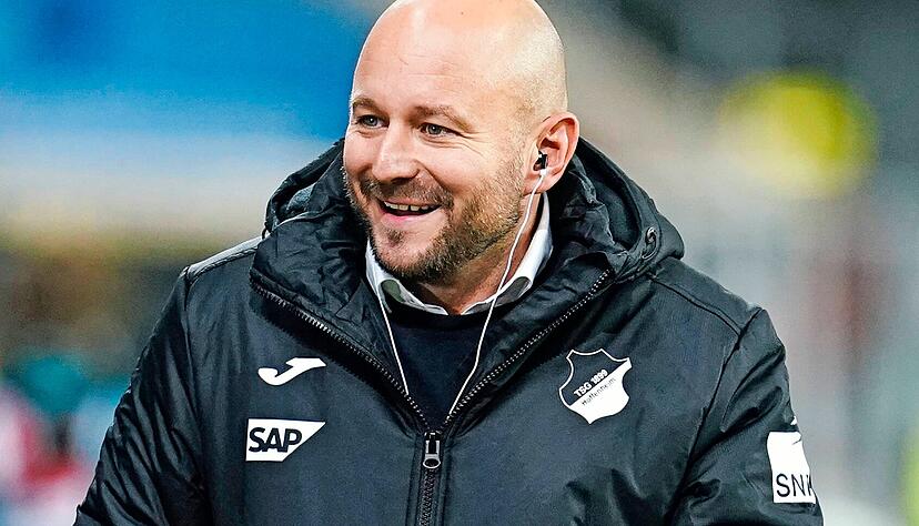 Alexander Rosen hatte auch am Samstag nach der drittbesten Hoffenheimer-Bundesliga Hinrunde der Geschichte gute Laune.
Fotos: dpa