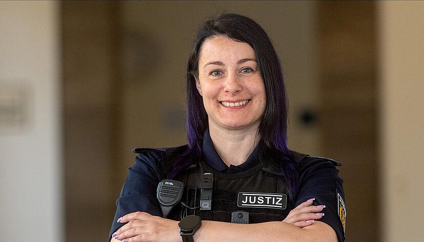 Maren Hagenbucher ist Justizwachtmeisterin beim Landgericht Heilbronn. Foto: Mario Berger Maren Hagenbucher ist Justizwachtmeisterin beim Landgericht Heilbronn. Foto: Mario Berger