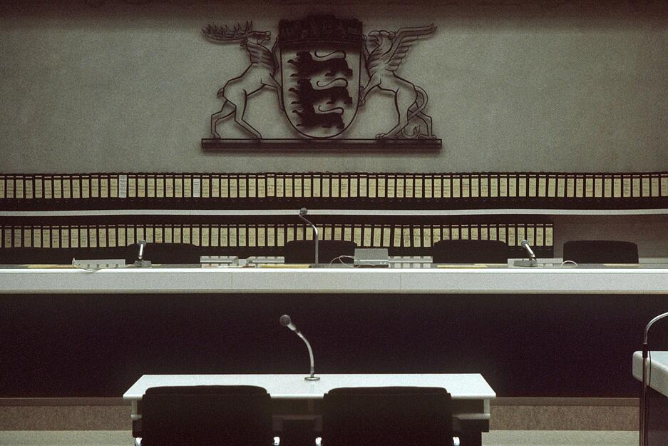 50.000 Seiten Akten Der Stammheim-Przess gegen die erste Generation der rAF war ein Mammut-Prozess. Er begann 1975.