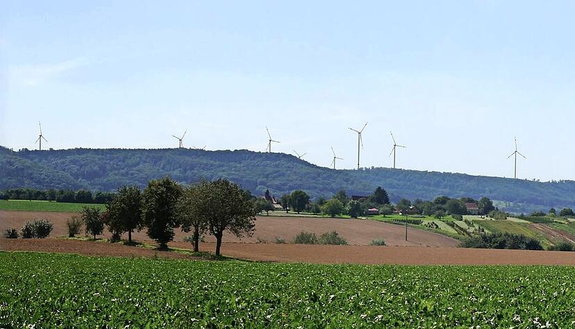 Nicht alle Windkraftanlagen werden wohl kommen − aber die Chance, dass mindestens fünf gebaut werden können, ist nun deutlich gestiegen.
Visualisierung: Abo Wind Nicht alle Windkraftanlagen werden wohl kommen − aber die Chance, dass mindestens fünf gebaut werden können, ist nun deutlich gestiegen.
Visualisierung: Abo Wind