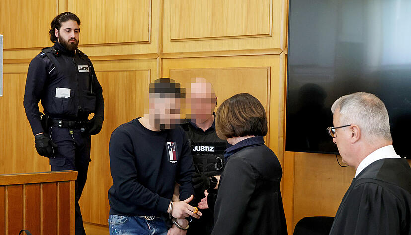 Raser-Prozess am Landgericht Heilbronn endete mit einer Verurteilung wegen Mordes. Raser-Prozess am Landgericht Heilbronn endete mit einer Verurteilung wegen Mordes.