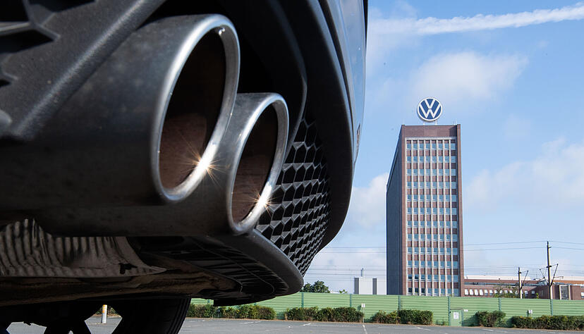 Zehn Jahre nach der Enthüllung des Dieselskandals im VW-Konzern ist immer noch kein Ende in Sicht. Offen ist, wie es im Prozess gegen Ex-CEO Winterkorn weitergeht.