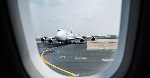 Mulmiges Gef&uuml;hl bei Start oder Landung: Progressive Muskelentspannung lenkt von der Flugangst ab und f&ouml;rdert Entspannung.