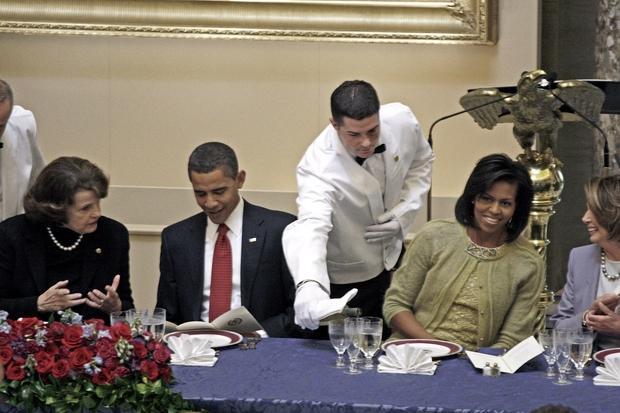 Nach der Vereidigung ging's zum traditionellen Lunch. Nach der Vereidigung ging's zum traditionellen Lunch.