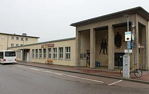 Die Stadt hat das Bahnhofsgebäude in Jagstfeld gekauft.
Foto: Archiv/Friedrich Die Stadt hat das Bahnhofsgebäude in Jagstfeld gekauft.
Foto: Archiv/Friedrich