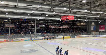 Die Botschaften von der Stehplatz-Tribüne.