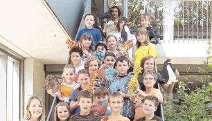Bunt und wunderschön sind die Tiere der Arche Noah aus Zeitungspapier, die die Klasse 4 b im Unterricht gemacht hat.Foto: Bärbel Kistner Bunt und wunderschön sind die Tiere der Arche Noah aus Zeitungspapier, die die Klasse 4 b im Unterricht gemacht hat.Foto: Bärbel Kistner