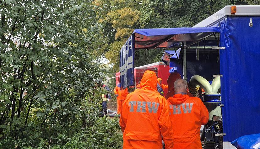 F&uuml;r Einsatzkr&auml;fte bringen die starken Unwetter viel Arbeit mit sich.
