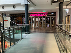 Im Cinemaxx in Heilbronn ist am Freitagabend offenbar Reizgas verspr&uuml;ht worden. Mehrere Personen klagten &uuml;ber Atemwegsreizungen.