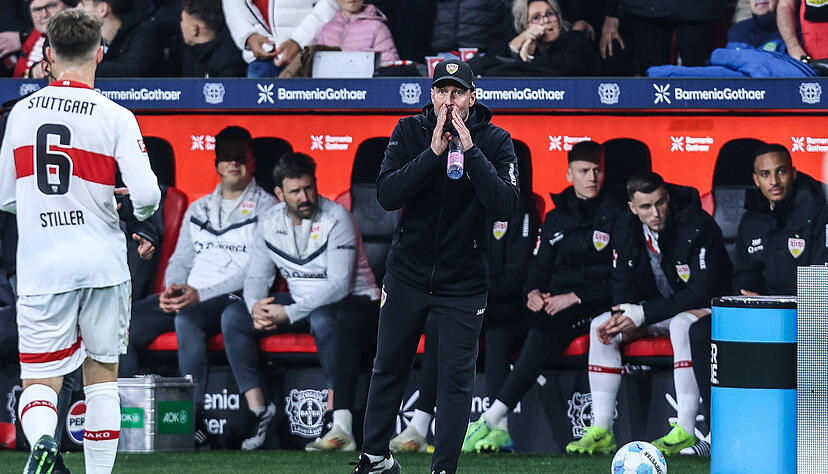 Sebastian Hoeneß hatte alle Hände voll zu tun im Spiel bei Bayer 04 Leverkusen.