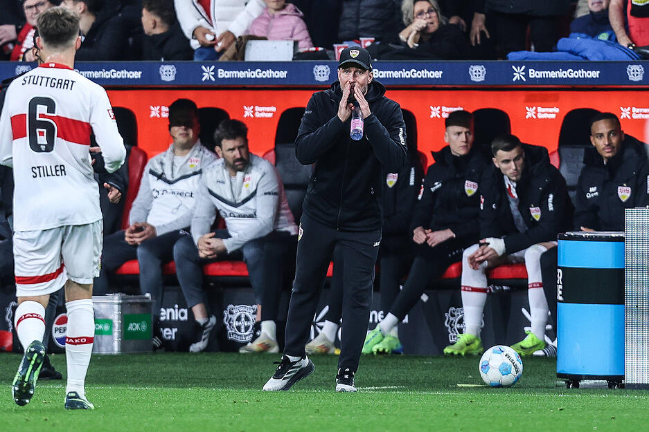Sebastian Hoeneß hatte alle Hände voll zu tun im Spiel bei Bayer 04 Leverkusen.