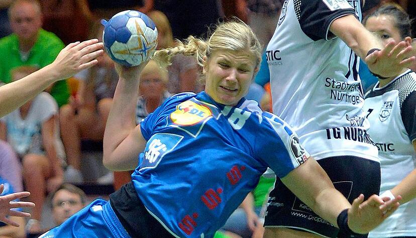 Kreisläuferin Seline Ineichen in Aktion. Foto: Archiv/Berger Kreisläuferin Seline Ineichen in Aktion. Foto: Archiv/Berger