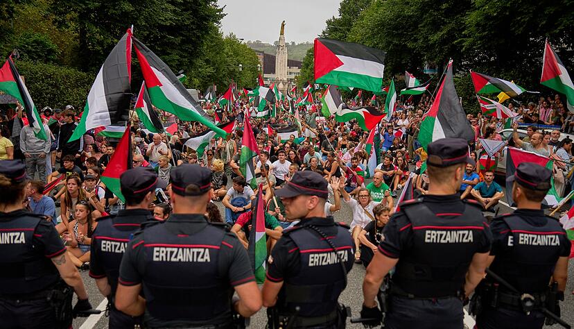 Bei der Etappe in Bilbao ist es aufgrund der Pro-Palästina-Proteste zu einem Eklat gekommen.