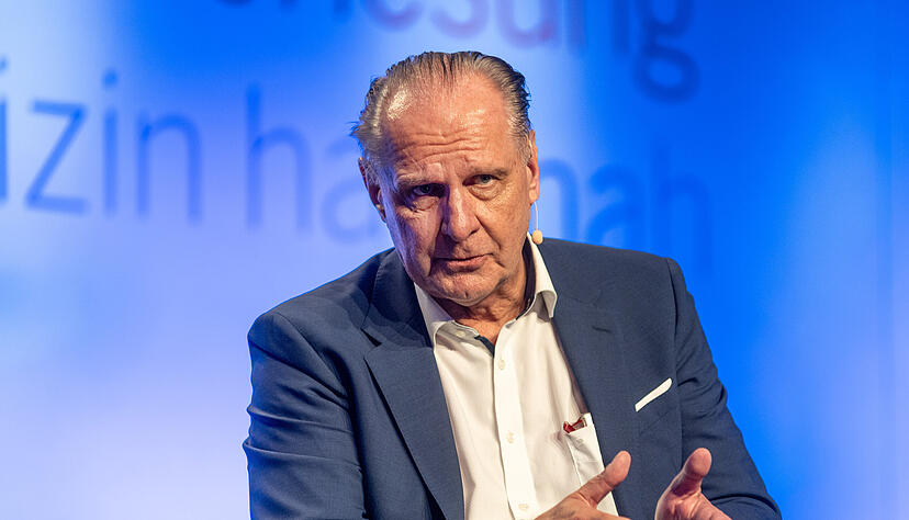 Professor Bernd Kleine-Gunk hat sein Fachgebiet in der 60. Vorlesung der Reihe &bdquo;Medizin hautnah&ldquo; vorgestellt: &bdquo;Longevity &ndash; wird Altern eine behandelbare Krankheit?&ldquo;