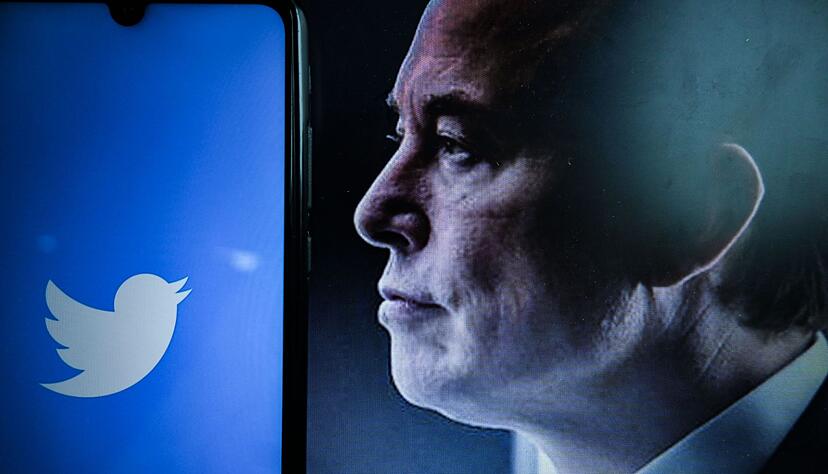 Musk hat den Kurznachrichtendienst Twitter nun offenbar doch gekauft.