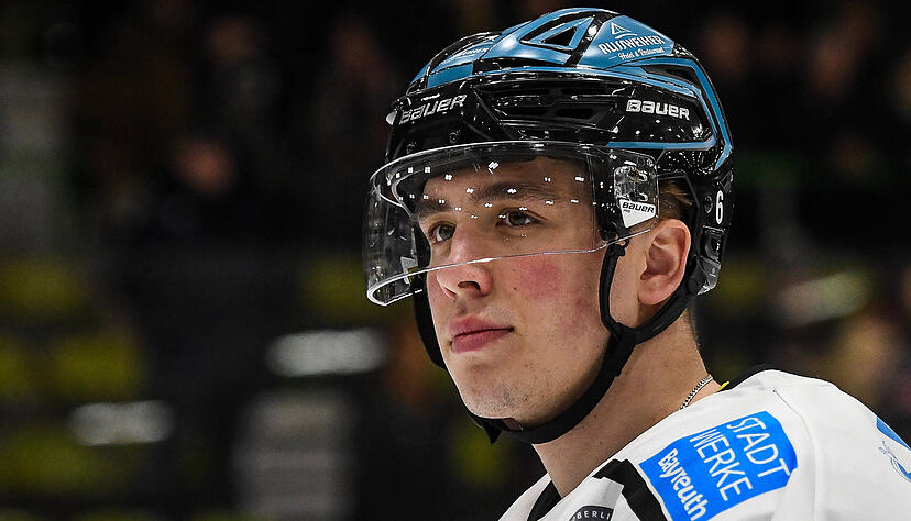 Paul Fabian trug in der vergangenen Saison das Trikot der Memmingen Indians. Aufgrund einer langwierigen Schulterverletzung kam er aber lediglich auf 26 Hauptrunden- und acht Playoff-Spiele. Paul Fabian trug in der vergangenen Saison das Trikot der Memmingen Indians. Aufgrund einer langwierigen Schulterverletzung kam er aber lediglich auf 26 Hauptrunden- und acht Playoff-Spiele.