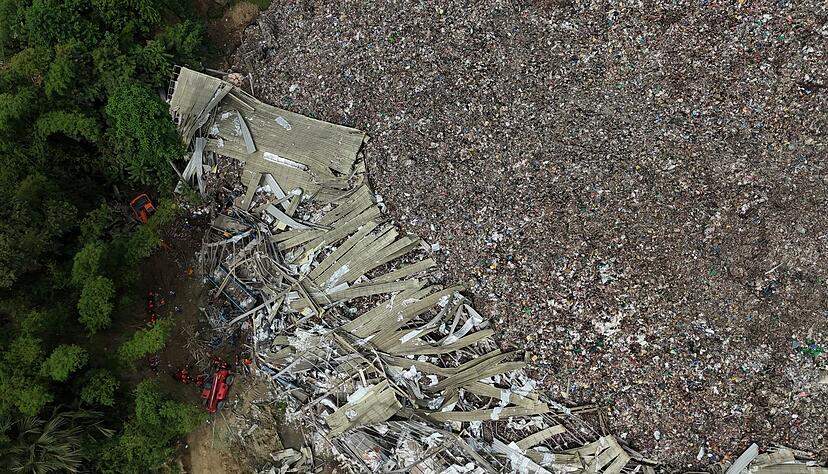 Der M&uuml;llberg, unter dem die Menschen begraben wurden, ist gewaltig.