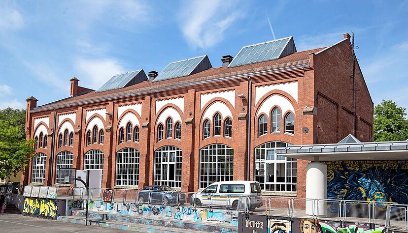 Außen bunt, innen noch teilweise Baustelle: 2024 soll das Kulturzentrum an der Olgastraße in der Bahnhofsvorstadt fertig sein.
Foto: Andreas Veigel Außen bunt, innen noch teilweise Baustelle: 2024 soll das Kulturzentrum an der Olgastraße in der Bahnhofsvorstadt fertig sein.
Foto: Andreas Veigel