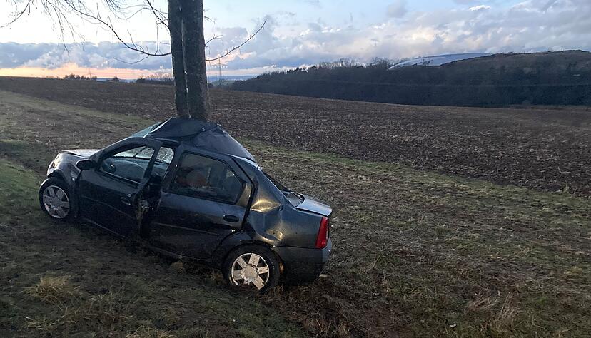 Unfall bei Neckarwestheim: Der 61-Jährige starb an seinen schweren Verletzungen. Unfall bei Neckarwestheim: Der 61-Jährige starb an seinen schweren Verletzungen.