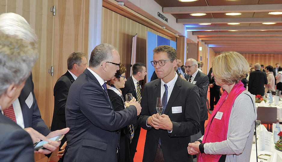 Volksbank Hohenlohe: Verabschiedung des Vorstandsvorsitzenden Edmund Wahl Volksbank Hohenlohe: Verabschiedung des Vorstandsvorsitzenden Edmund Wahl