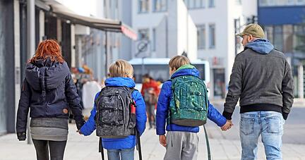 Wohin in Klasse fünf? Die Entscheidung für eine weiterführende Schule mussten Eltern mit ihren Kindern jetzt treffen. Die offiziellen Zahlen werden erst ein einigen Monaten veröffentlicht, es gibt aber Trends.
Foto: Archiv/Seidel