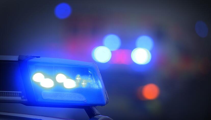 Alle drei Unfallbeteiligten wurden verletzt, der Motorradfahrer sogar schwer. (Symbolbild)