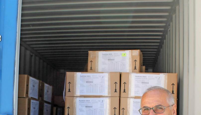 So sieht es im Inneren des Containers aus: Fein säuberlich haben Peter Distl und weitere Helfer die Grundbuchakten in Kartons verpackt.Fotos: Tamara Ludwig So sieht es im Inneren des Containers aus: Fein säuberlich haben Peter Distl und weitere Helfer die Grundbuchakten in Kartons verpackt.Fotos: Tamara Ludwig