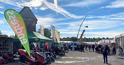 Bei strahlenden Sonnenschein waren schon am Freitagvormittag einige Besucher auf dem Festgelände der Heilbronner Herbstmesse unterwegs.
Foto: Thomas Zimmermann