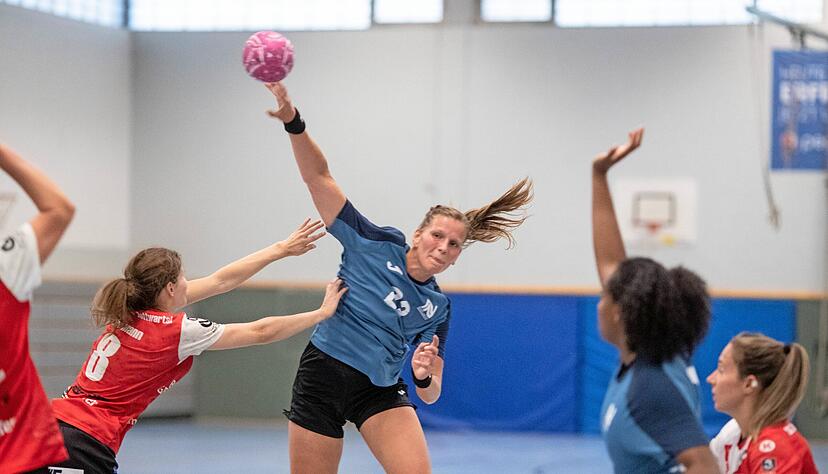 Mit Schwung und viel Selbstvertrauen wollen Munia Smits (Mitte) und die Sport-Union Neckarsulm am Samstag in die neue Saison starten. Mit Schwung und viel Selbstvertrauen wollen Munia Smits (Mitte) und die Sport-Union Neckarsulm am Samstag in die neue Saison starten.