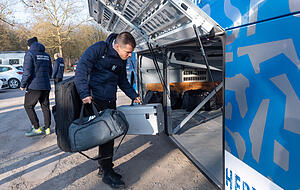 Sergi Garc&iacute;a hat mit am meisten Gep&auml;ck. Kein Wunder, geh&ouml;rt f&uuml;r den Neckarsulmer Physiotherapeut doch etwa eine Behandlungsliege zur Grundausstattung.