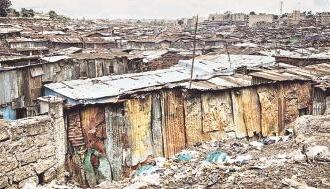 Im Elendsviertel Mathare bei Nairobi lebt etwa eine halbe Million Menschen in erb&auml;rmlichen Verh&auml;ltnissen. Die h&auml;ufigsten Todesursachen sind Mord und Aids.