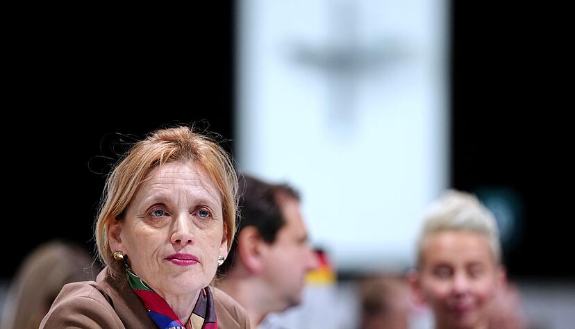 Bundesfrauenministerin Karin Prien h&auml;lt vor allem wirtschaftliche Unabh&auml;ngigkeit f&uuml;r wichtig. (Archivbild)