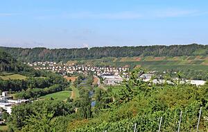 Blick von oben auf das Kochertal, hier zwischen Ingelfingen und Criesbach: Die HZ-Sommer-Radtour führt entlang des Flusses zu vielen sehenswerten Zielen.
Fotos: Armin Rößler
