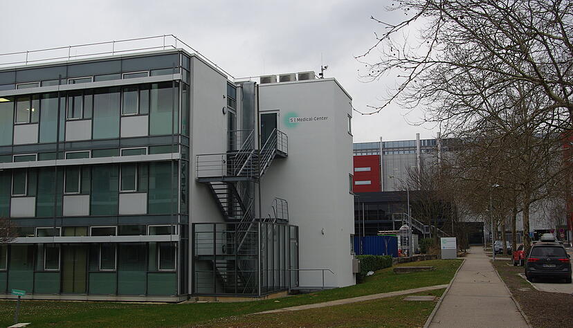 Sana ist auf dem Stiftsberg, dem Sitz der Schwarz-Gruppe, Betreiber des seit einem Jahr bestehenden S-Medical-Center.