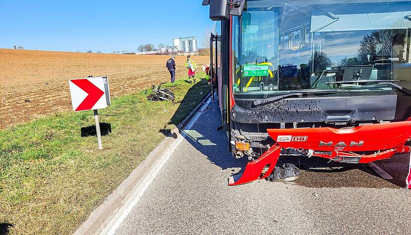 Am Sonntag kam es gegen 13.25 Uhr auf der Landesstra&szlig;e 1100 zwischen Gro&szlig;bottwar und Oberstenfeld zu einem t&ouml;dlichen Verkehrsunfall.