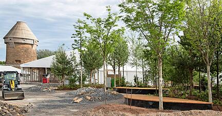 Das Klimawäldchen auf der Theresienwiese heißt offiziell Smart Festival Forest. "Man könnte das übersetzten mit: technisch innovative Waldstruktur für Festplätze", erklärt Rathaussprecherin Suse Bucher-Pinell.
Foto: Andreas Veigel