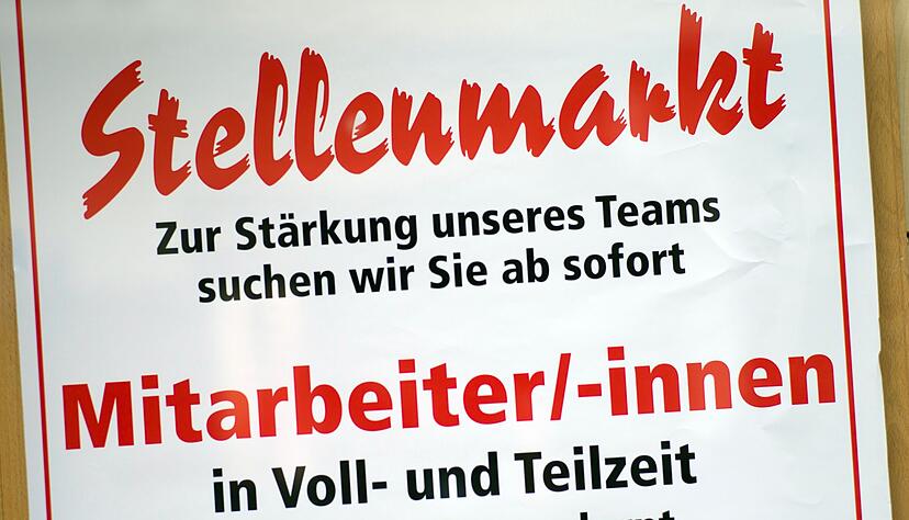 Wegen des Fachkräftemangels können viele Betriebe nicht wählerisch sein. (Symbolbild) Wegen des Fachkräftemangels können viele Betriebe nicht wählerisch sein. (Symbolbild)