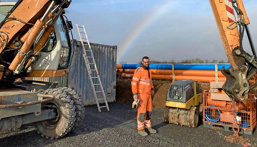 Eppingen: Die Ansiedlung einer Filiale von Mc Donalds bewegt die Eppinger. Polier Christian Kr&uuml;ger von der Gemminger Firma Reimold richtet die Baustell ein. Kr&uuml;ger ist Eppinger und wohnt nur 500 Meter entfernt.