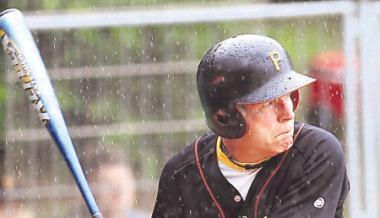 Alan Day ist 64 Jahre alt, denkt aber gar nicht daran, den Schläger wegzulegen. Alan Day ist 64 Jahre alt, denkt aber gar nicht daran, den Schläger wegzulegen.