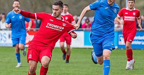 Die TSG Weinheim stoppten die Gommersdorfer um Yannick Eitelwein in ihrem Vorw&auml;rtsdrang. Nach zuvor Siegen gegen zwei Spitzenteams, verloren die Jagstt&auml;ler nun gegen einen direkten Konkurrenten im Kampf gegen den Abstieg.
Foto: Jens Gerner