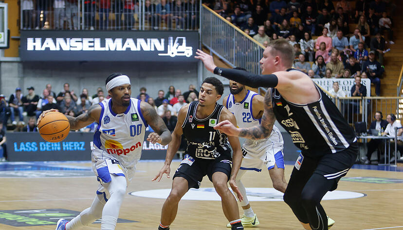 Vinnie Shahid (links) läuft wieder für die Hakro Merlins Crailsheim auf. Vinnie Shahid (links) läuft wieder für die Hakro Merlins Crailsheim auf.