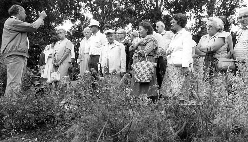 Führung auf der Landesgartenschau 1985 in Heilbronn. Führung auf der Landesgartenschau 1985 in Heilbronn.