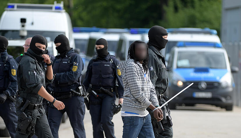 Aktuell sind dort 490 Fl&uuml;chtlinge untergebracht. &Uuml;ber die H&auml;lfte der Fl&uuml;chtlinge stammt aus Afrika.