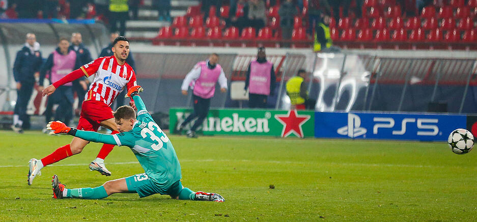 Dann die vielleicht dunkelsten 90 Minuten in 2024 für den VfB Stuttgart: Das Auswärtsspiel in Belgrad. Die Fans wurden an der Grenze hart kontrolliert, viele Busse kehrten um. Das Spiel war zum Vergessen. 1:5.